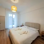 Largo Papa Tirabora Short Rent Appartamento