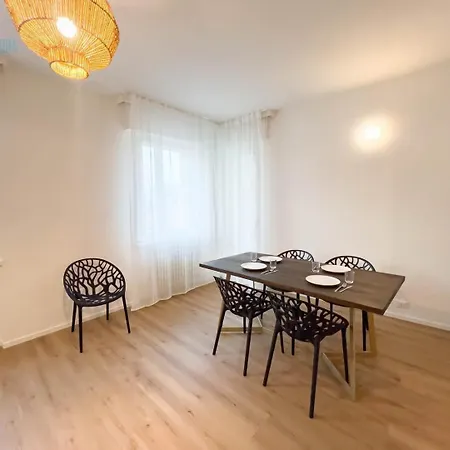 Apartment Largo Papa Tirabora Short Rent Trieste