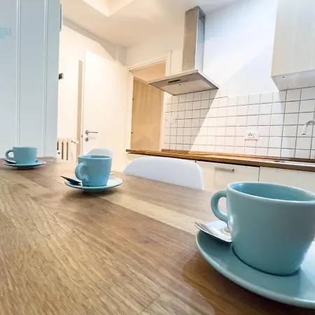 Largo Papa Tirabora Short Rent * Trieste