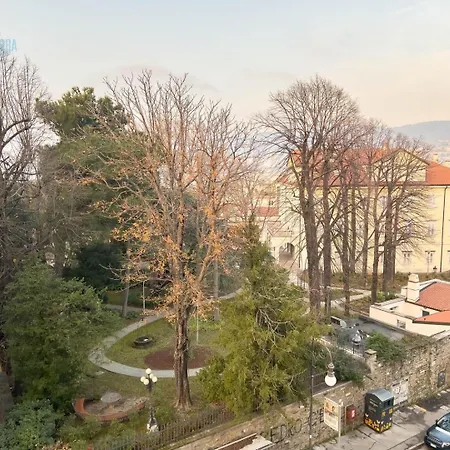 Largo Papa Tirabora Short Rent * Trieste